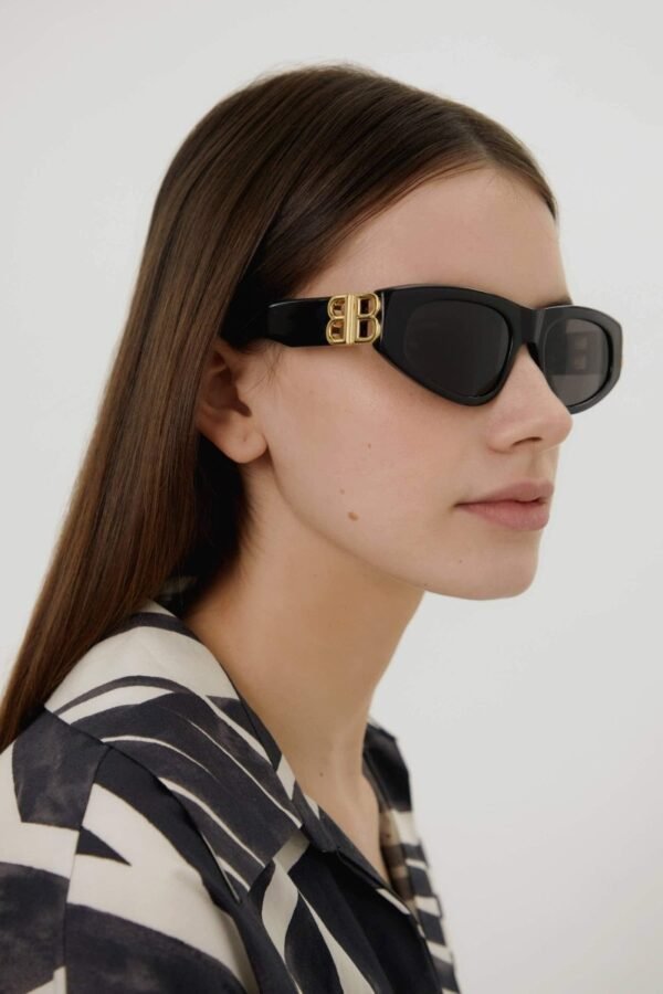 Balenciaga black cat-eye BB sunglasses - Lux Studios